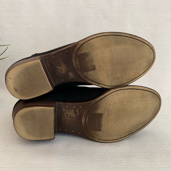 Lucky Brand Baley Black Perforated Suede Slip On Ankle Booties Woman’s 7.5M - Picture 13 of 13